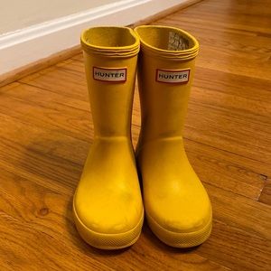 Hunter Kids Rain Boot size US 9 Toddler